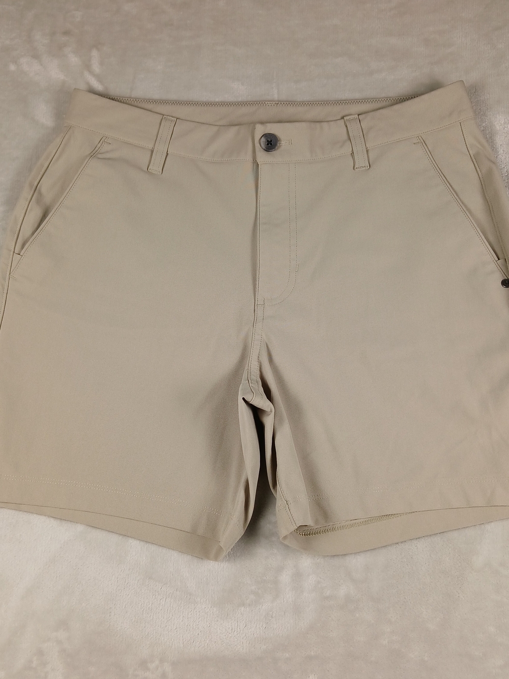 Vuori Meta Shorts 32 Men's 6" Khaki Performance Golf